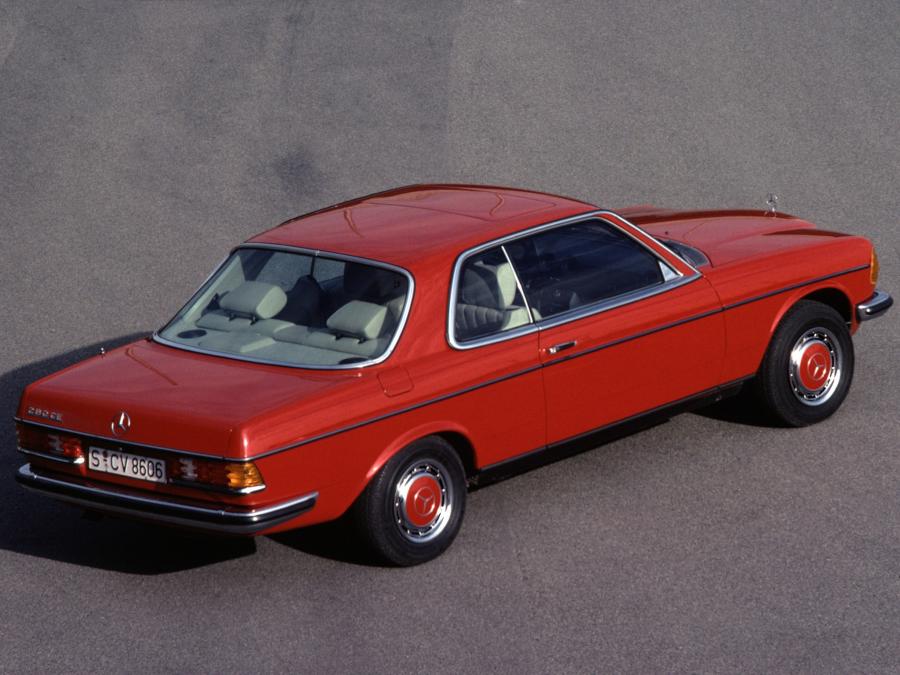  Mercedes-Benz 280 CE 1977 года  (фото 4 из 4)